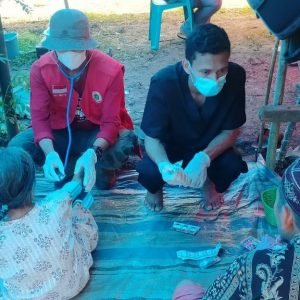 PPNI Palopo dan Sulbar Beri Yankes Ke Tenda Pengungsi Di Tapalang Mamuju