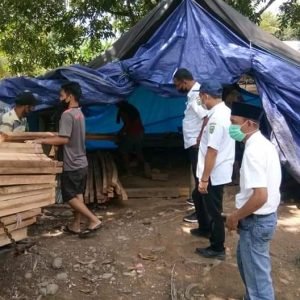 Pemkab Luwu Serahkan Bantuan  Pembangunan  Rumah Terdampak Angin Puting Beliung di Lamasi Timur