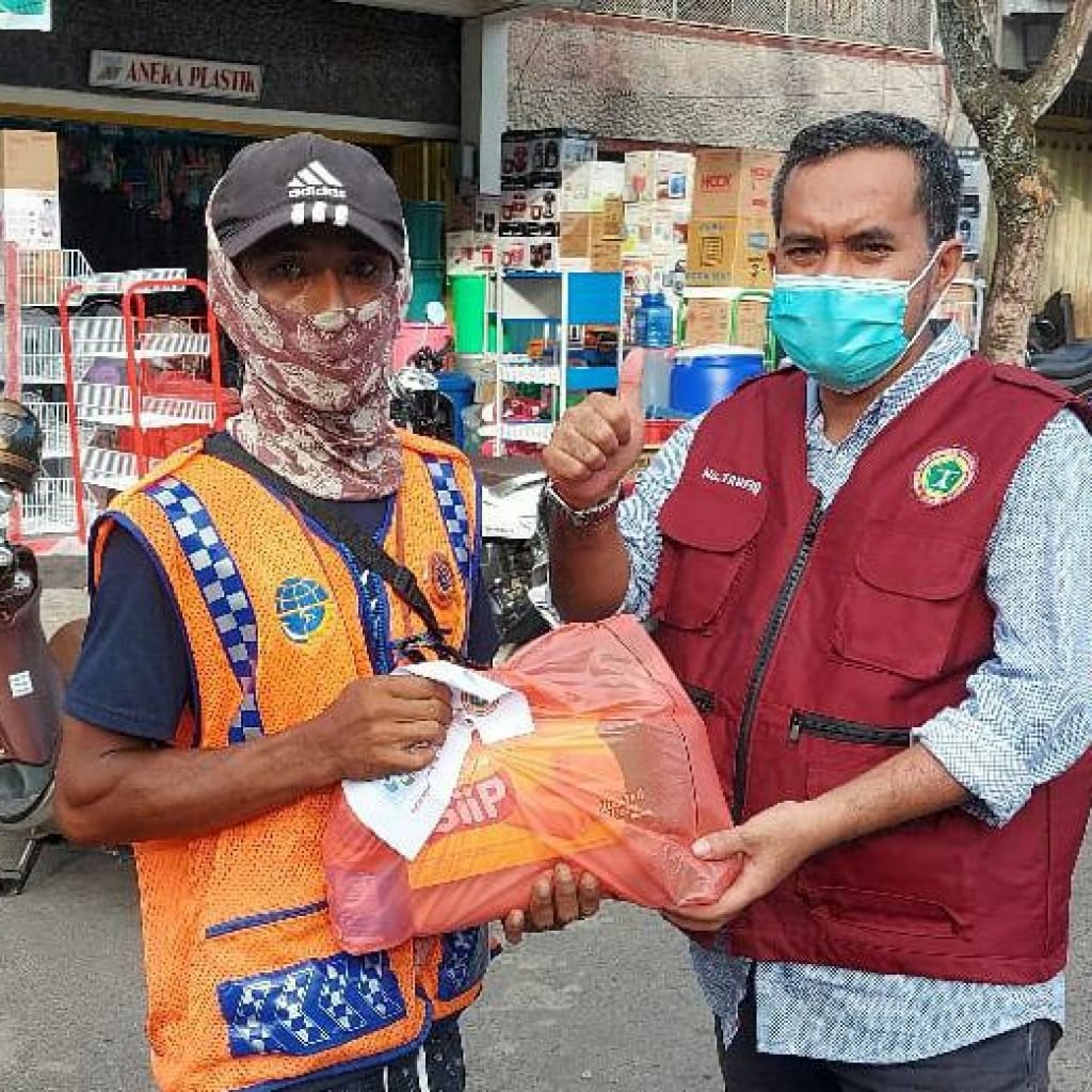 Peringati IND 2021, PPNI Palopo Berbagi  Sembako Di Hari Terakhir Ramadhan