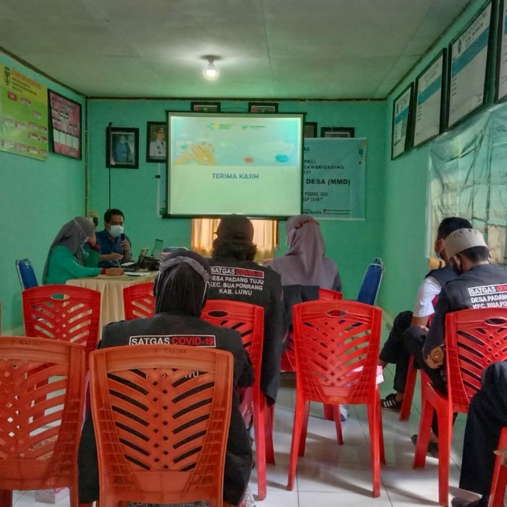 Dosen Akper Sawerigading Gelar Pengabdian Masyarakat, Kades Padang Tuju : Ini Yang Kami Tunggu