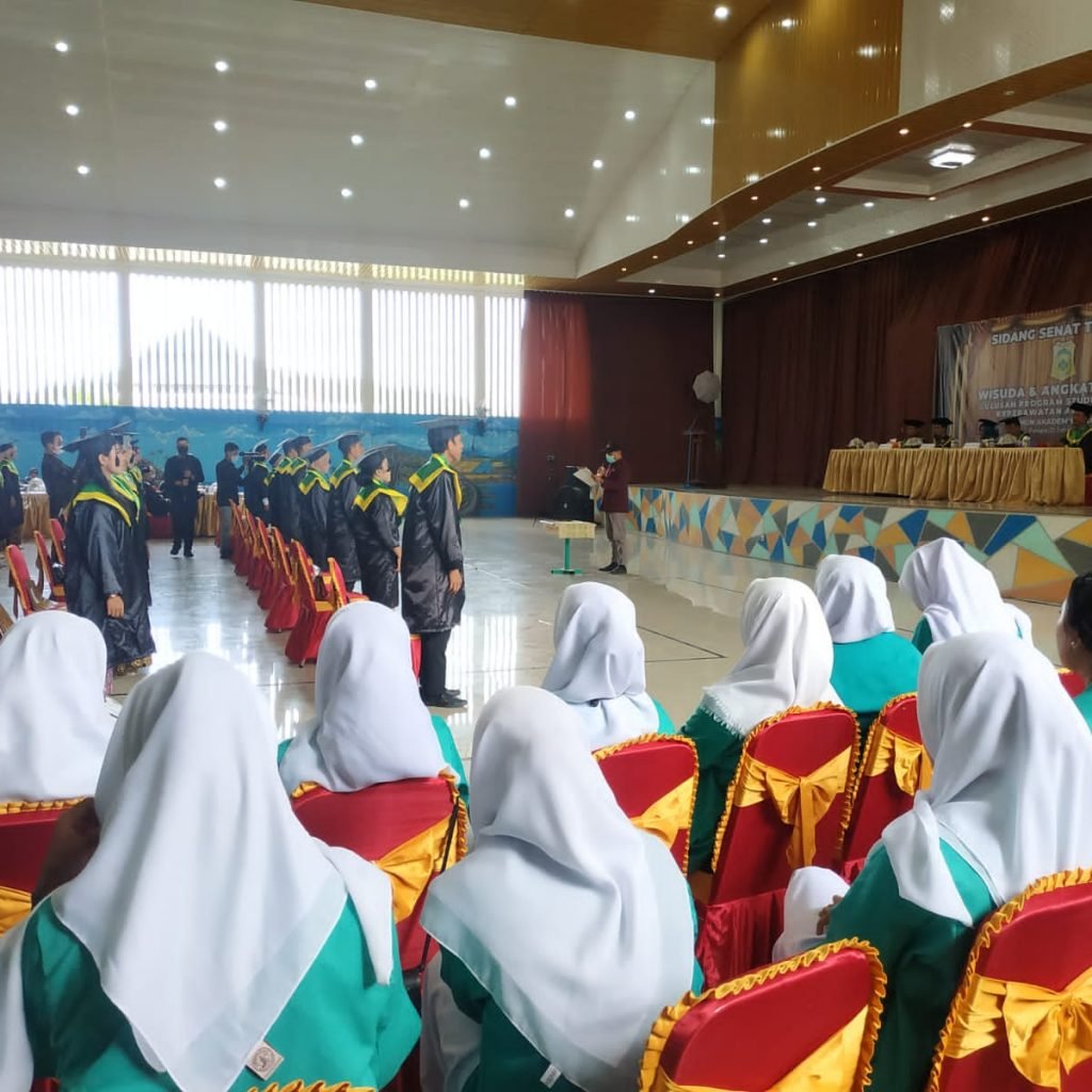 Wisuda Angkatan XX, Direktur Paparkan Sejumlah Prestasi Akper Sawerigading