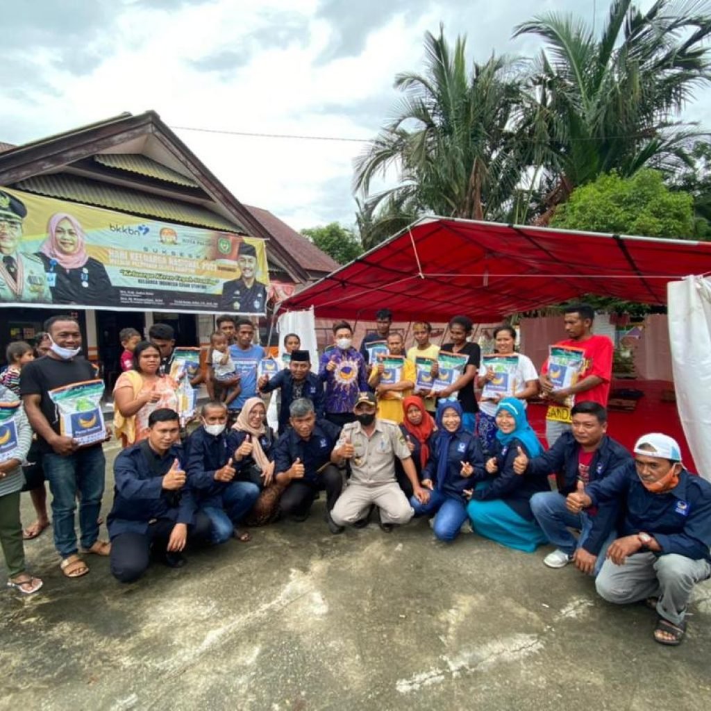 NasDem Palopo Salurkan Sembako ke Korban Kebakaran di Binturu