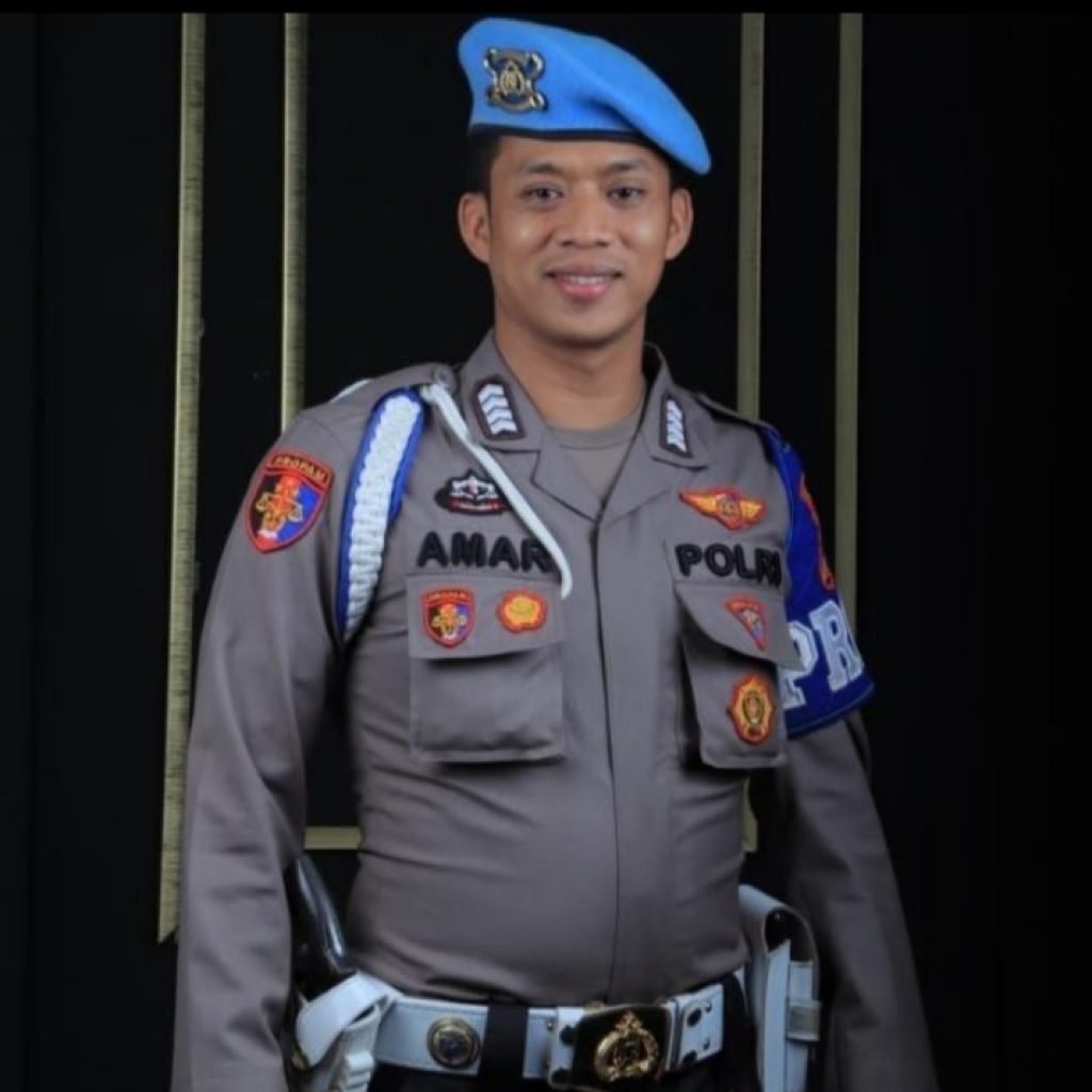 Sosok Inspiratif, Bripka Kamaruddin Bagi Daging Dua Ekor Sapi Dari Hasil Tabungannya