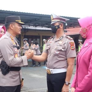 Hadiah di Momen Hari Bhayangkara, 24 Personel Polres Palopo Naik Pangkat
