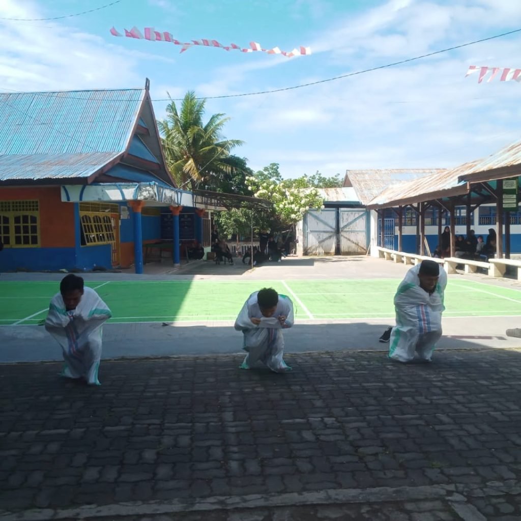 Semarak HUT RI Ke-77, BEM Akper Sawerigading Gelar Berbagai Lomba