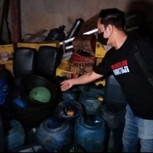 Gudang Penimbunan BBM Bersubsidi di Palopo Digrebek, Polisi Temukan Ribuan Liter Solar