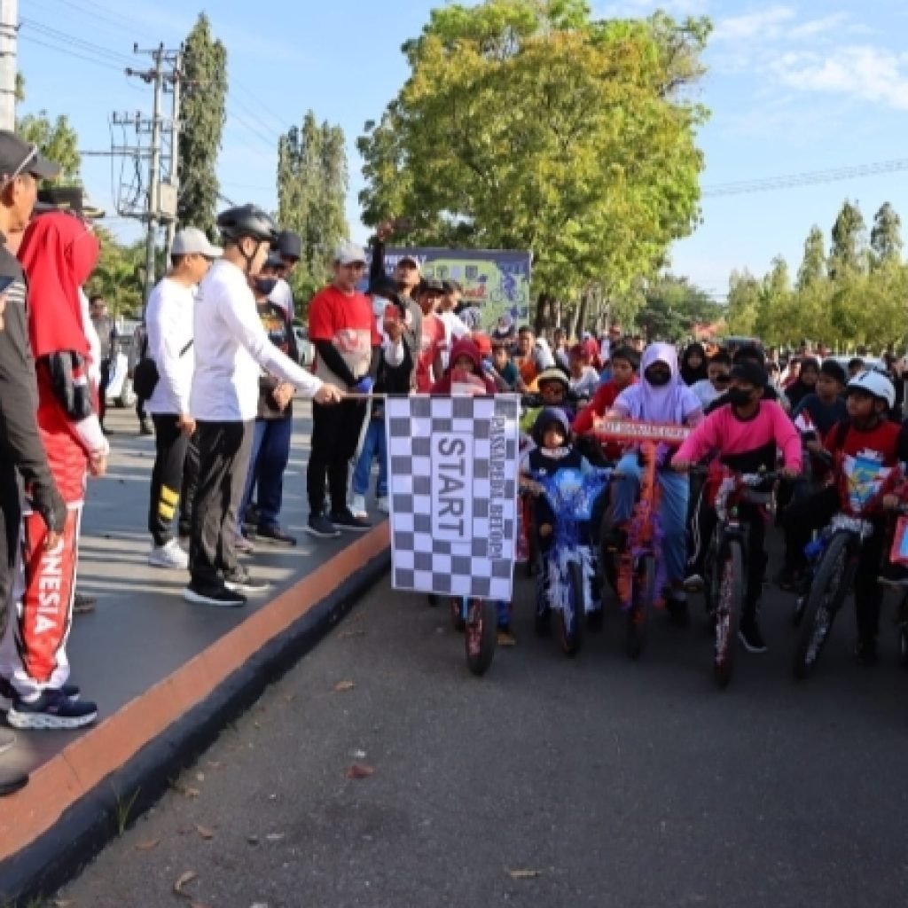 Masyarakat Antusias Ikuti Fun Bike dan Lomba Layang-layang di Luwu