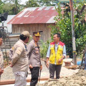 Tinjau Proses Pengerjaan Jembatan Salupikung, Kapolres Palopo Harap Pengerjaan Segera Diselesaikan