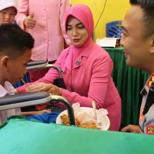 Kunjungi Sekolah Luar Biasa, Kapolres Lutra Ajak Warga Untuk Peduli Kaum Disabilitas