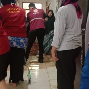 Pasca Banjir, PPNI Barru Gotong Royong Di Puskesmas Bojo