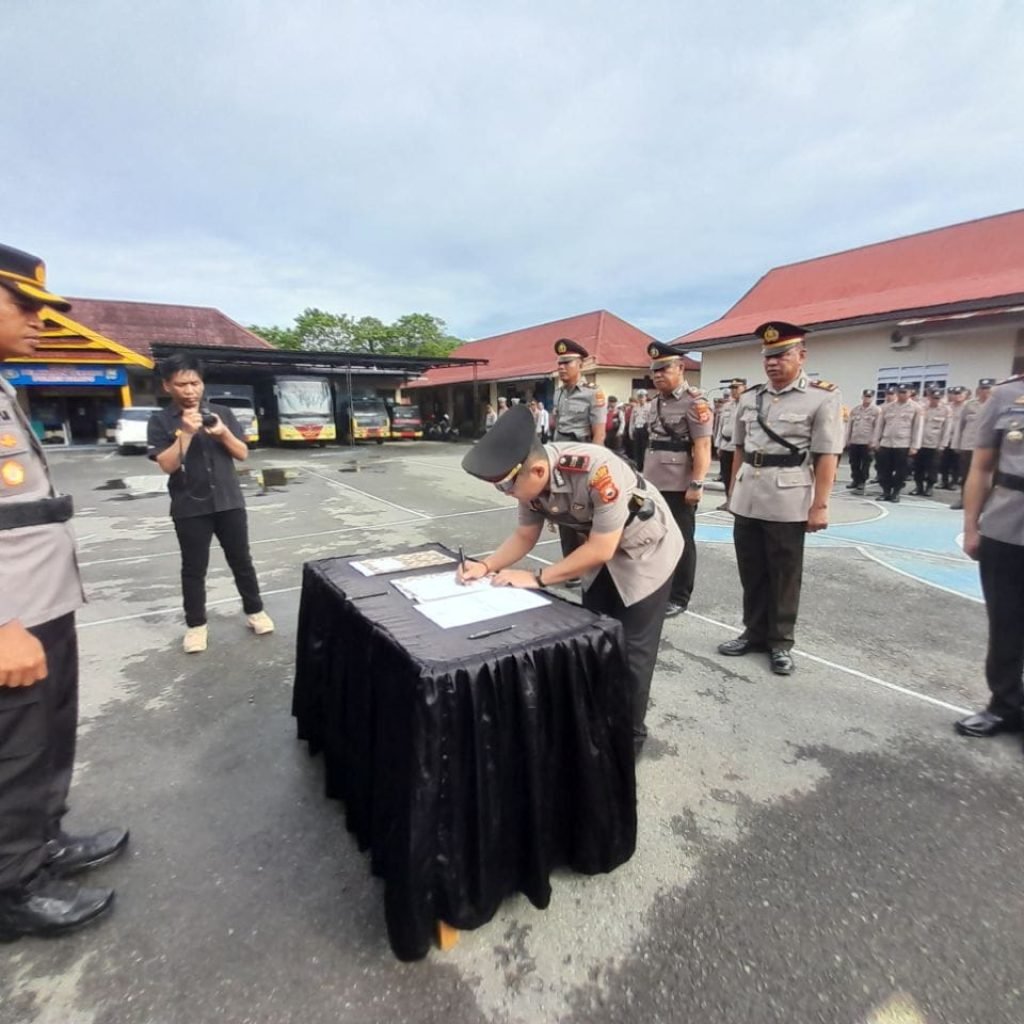 Kapolres Palopo Pimpinan Sertijab Dua Kasat dan Satu Kapolsek
