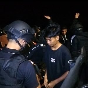 Asik Pesta Miras, Sekelompok Remaja di Palopo Dibubarkan Petugas