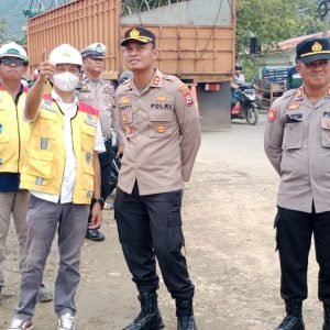 Tinjau Perbaikan Dua Jembatan Bailey, Kapolres Palopo Pastikan Arus Mudik Aman dan Lancar