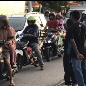 Gaya LAP Papua Berbagi Takjil Selama Ramadan
