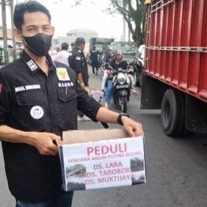 Peduli Sesama, Kepala Desa Se Kabupaten Lutra Galang Bantuan Untuk Korban Angin Puting Beliung