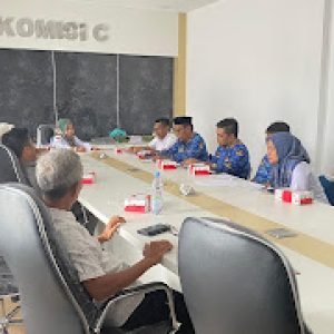 Komisi III DPRD Palopo Raker Bersama DPMPTSP, Bahas Realisasi Program Kerja