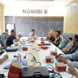 Rapat dengan Dishub, Komisi B DPRD Palopo Soroti Parkiran Bus Depan Alfamidi Super Binturu