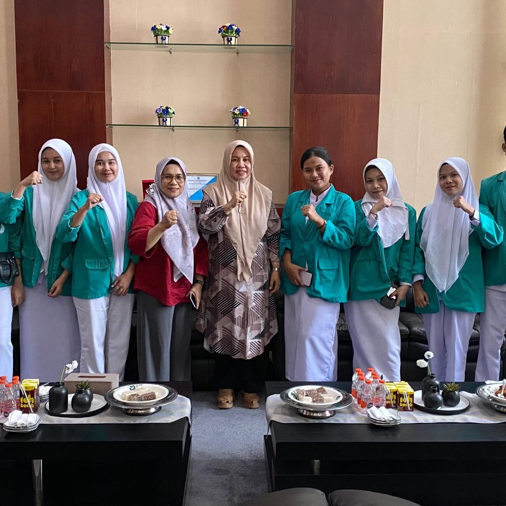 TIM PPK Ormawa UKM Abdimas STIKES KAMI Sosialisasi Program GENTAS Bersama Ketua TP PKK Kabupaten Luwu